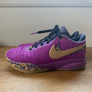 Nike Lebron 20 Basketball Shoes Youth 7